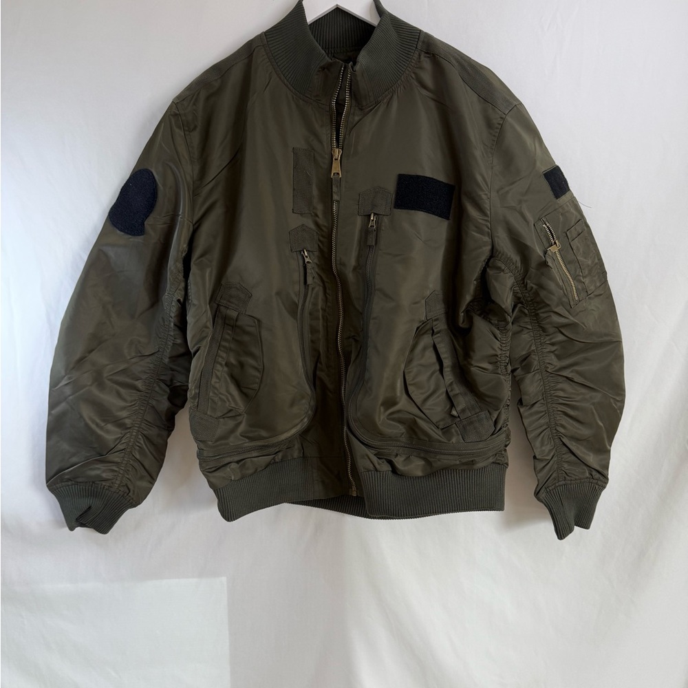 Green Bomber Jacket with Ribbed Cuffs and Stand-Up Collar